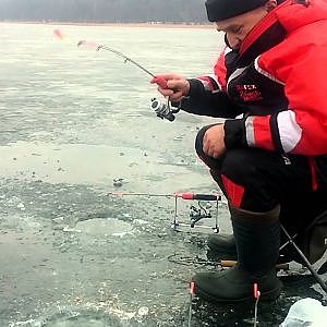 Wędkarstwo podlodowe, leszcze spod lodu | Ice fishing, Bream fishing in the winter