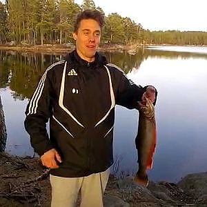 Eric Jernberg Degerfors IF 20140402 18:37 Fiske i Villingsberg fångar sin första Röding