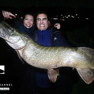 JUICY MAMAS - XXL Hechte angeln mit Sarah Perch / Pike Fishing