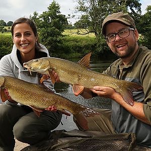 Barbenangeln in England am Fluss Wye / Barbel fishing at the river wye / Große Barbe - YouTube