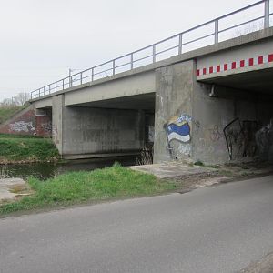 Nauen-Paretzer Kanal (Richtung Bredow-Luch Bahnbrücke) 27.04.2013
Bild 2
