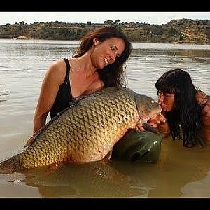 LUCKY GIRL FISH A BIG CARP OVER 60 LBS PART ONE - HD by YURI GRISENDI