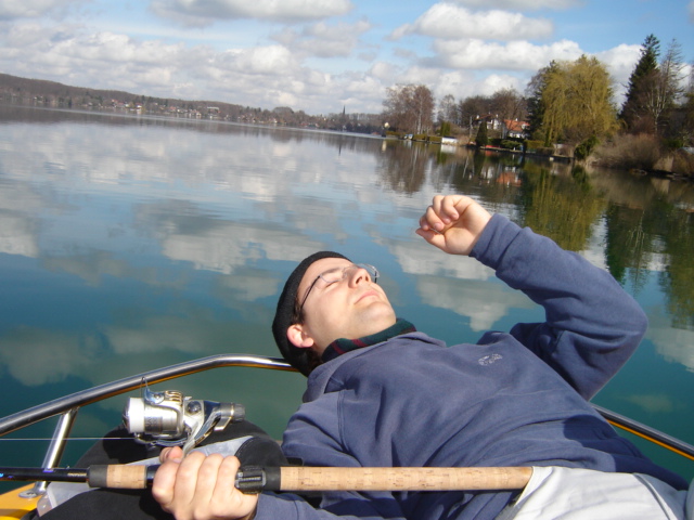 Fabian beim Schleppen auf Seeforelle am Wörthsee