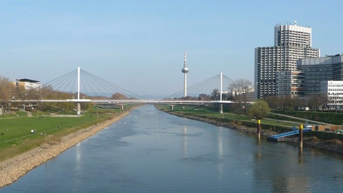 Neckar bei Mannheim - Bild von pb