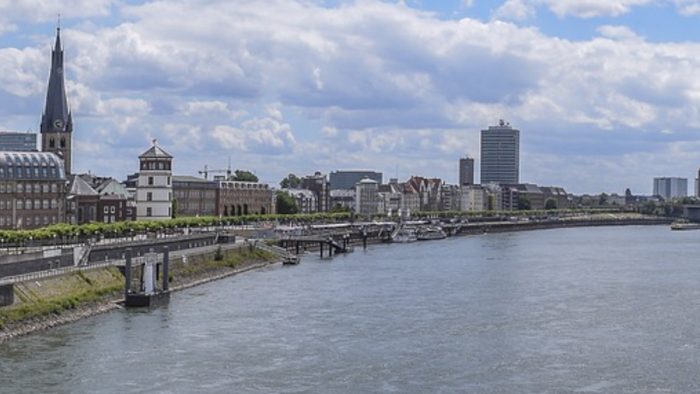 Rhein bei Düsseldorf - Bild von pb