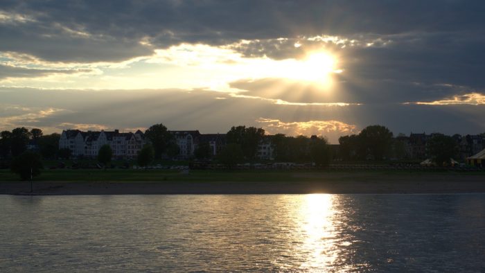 Rhein bei Düsseldorf - Bild von pb