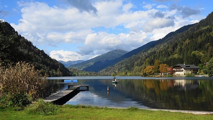 Afritzer See – Bild von Naturpuur, CC BY-SA 3.0, via Wikimedia Commons, bearbeitet von fisch-hitparade.de